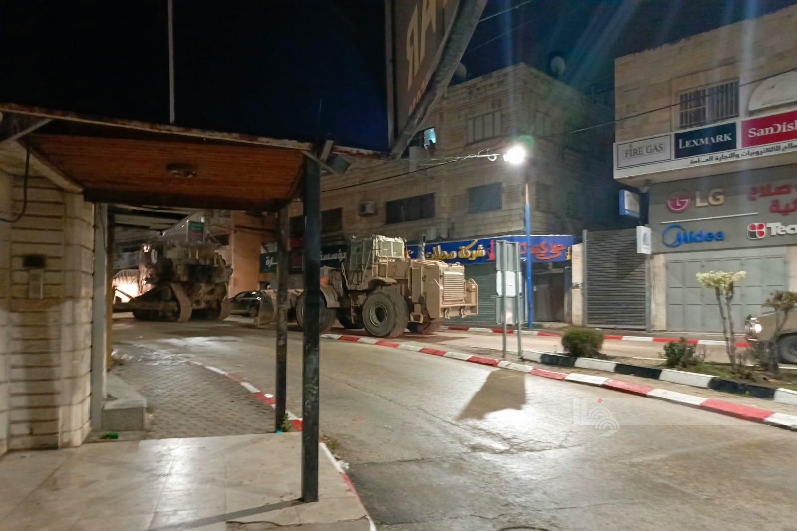 قوات الاحتلال الإسرائيلي تقتحم مدينة طولكرم وتحاصر مخيم نور شمس (تصوير: وفا عواد/وفا)